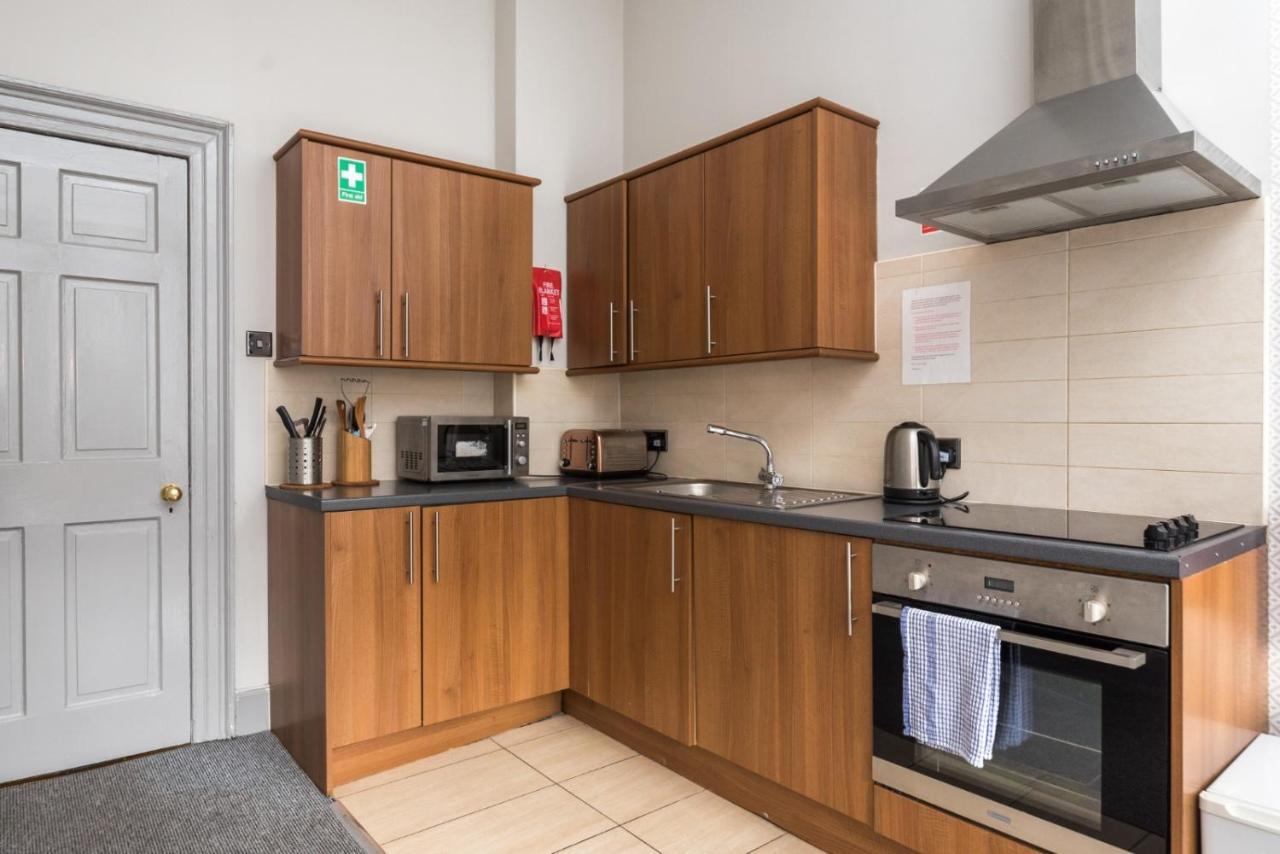 Unique 2 Bedroom Castle Suite Apartment - Near Edinburgh Castle & Royal Mile 외부 사진