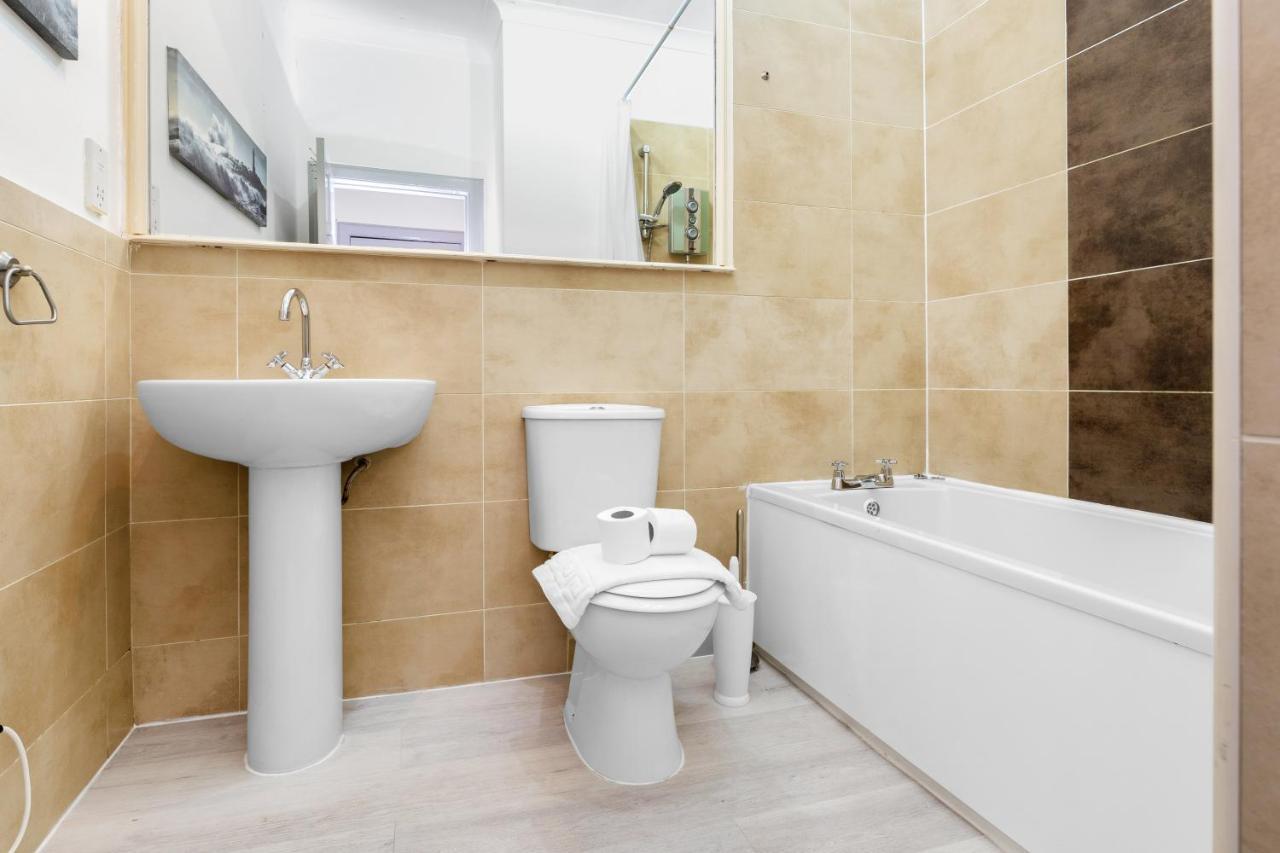 Unique 2 Bedroom Castle Suite Apartment - Near Edinburgh Castle & Royal Mile 외부 사진