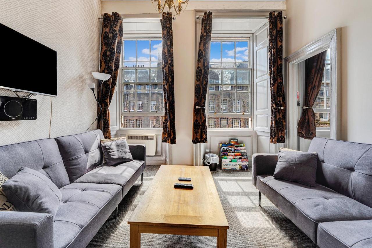 Unique 2 Bedroom Castle Suite Apartment - Near Edinburgh Castle & Royal Mile 외부 사진