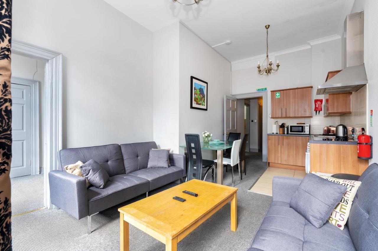 Unique 2 Bedroom Castle Suite Apartment - Near Edinburgh Castle & Royal Mile 외부 사진
