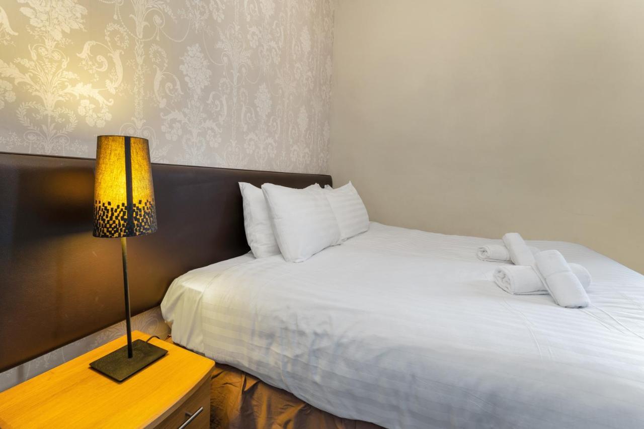 Unique 2 Bedroom Castle Suite Apartment - Near Edinburgh Castle & Royal Mile 외부 사진