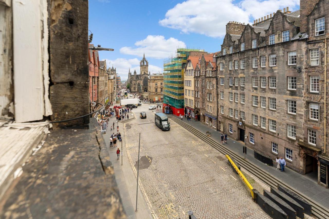 Unique 2 Bedroom Castle Suite Apartment - Near Edinburgh Castle & Royal Mile 외부 사진