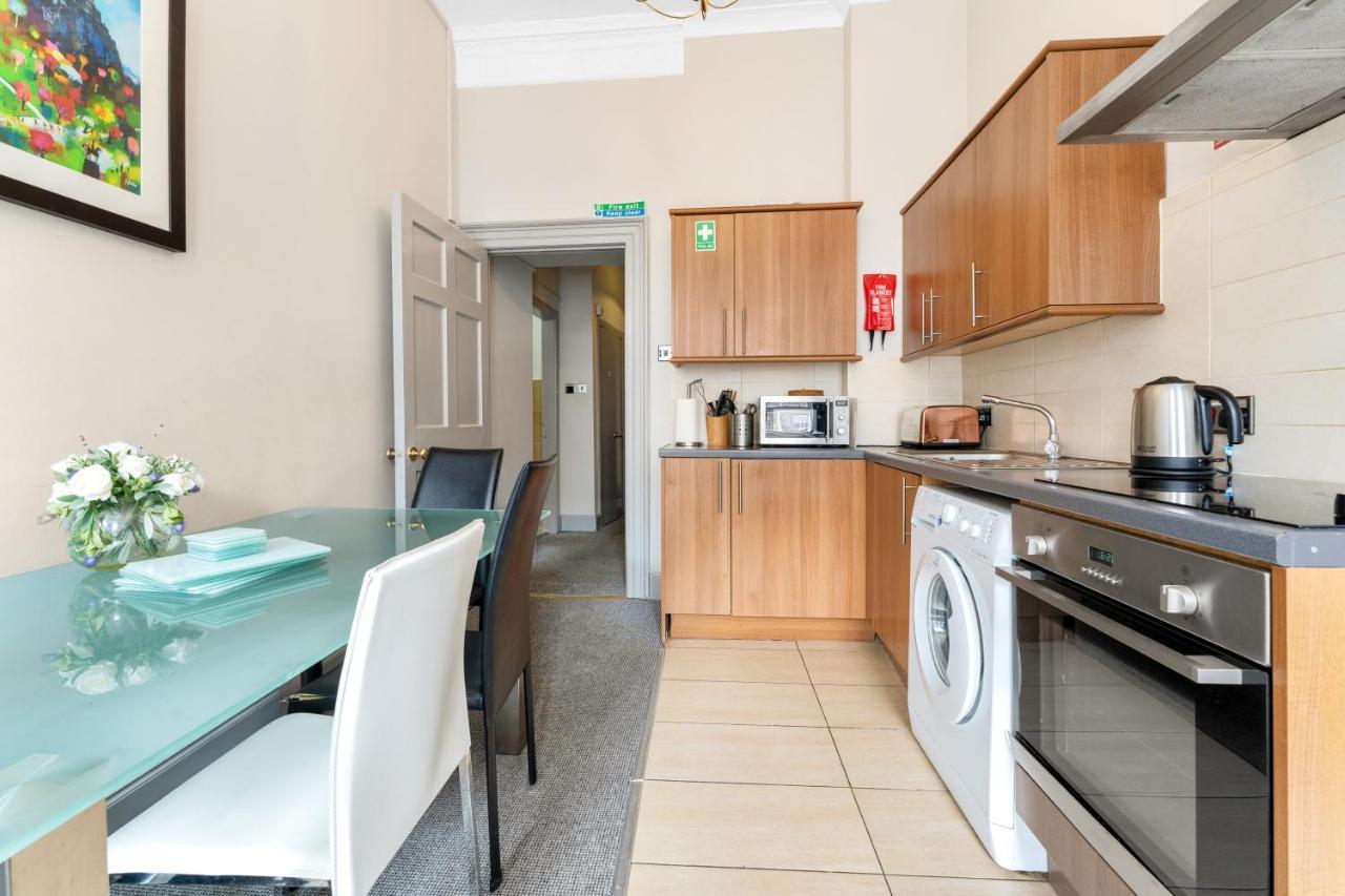 Unique 2 Bedroom Castle Suite Apartment - Near Edinburgh Castle & Royal Mile 외부 사진